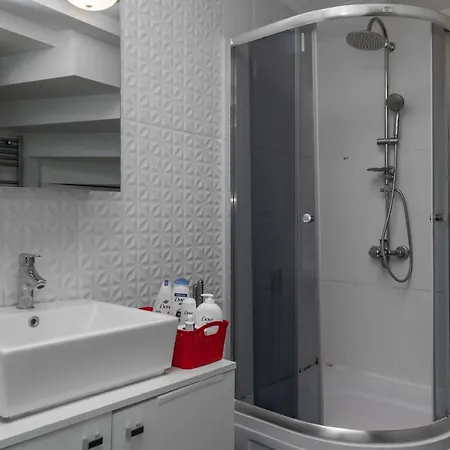 Heavenly 1 Bedroom Garden Terrace Flat In Canakkale Center 250m To Sea And Nearby Beaches K2