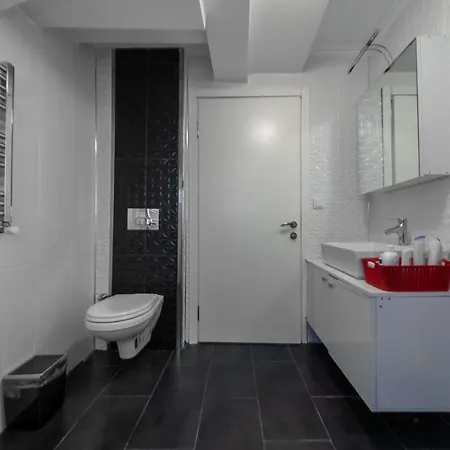 Heavenly 1 Bedroom Garden Terrace Flat In Canakkale Center 250m To Sea And Nearby Beaches K2 Hamidiye