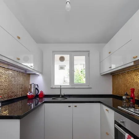 公寓 Heavenly 1 Bedroom Garden Terrace Flat In Canakkale Center 250m To Sea And Nearby Beaches K2 *
