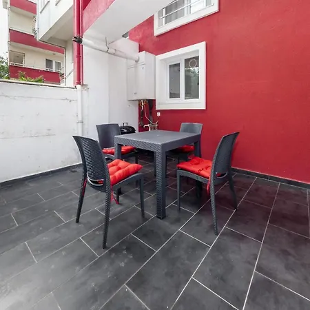 Heavenly 1 Bedroom Garden Terrace Flat In Canakkale Center 250m To Sea And Nearby Beaches K2 *