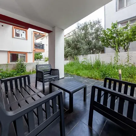 Heavenly 1 Bedroom Garden Terrace Flat In Canakkale Center 250m To Sea And Nearby Beaches K2 Hamidiye
